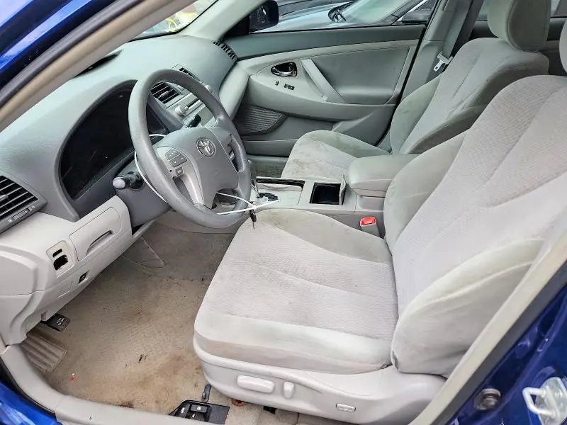 2010 TOYOTA CAMRY LE  