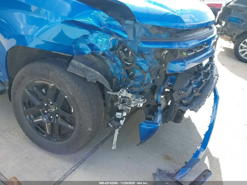 2024 CHEVROLET SILVERADO 1500 4WD  SHORT BED RST