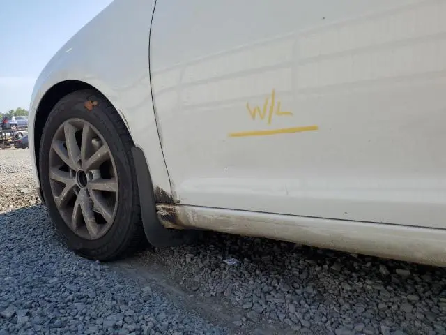 2010 VOLKSWAGEN JETTA SE  