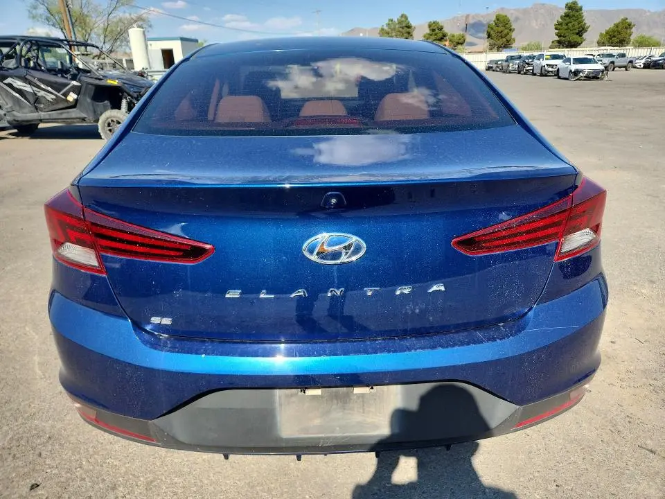 2020 HYUNDAI ELANTRA SE  