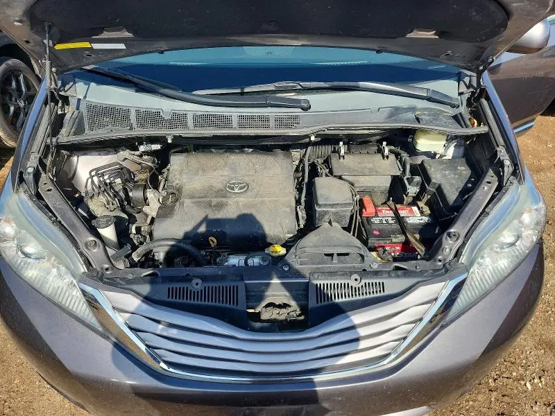 2015 TOYOTA SIENNA   