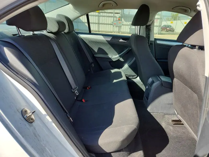 2015 VOLKSWAGEN JETTA SE  