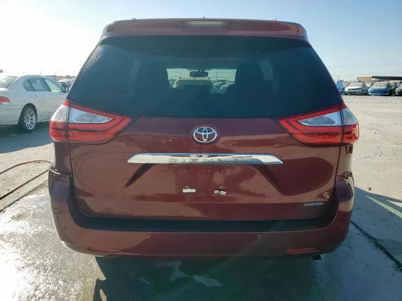 2015 TOYOTA SIENNA XLE  