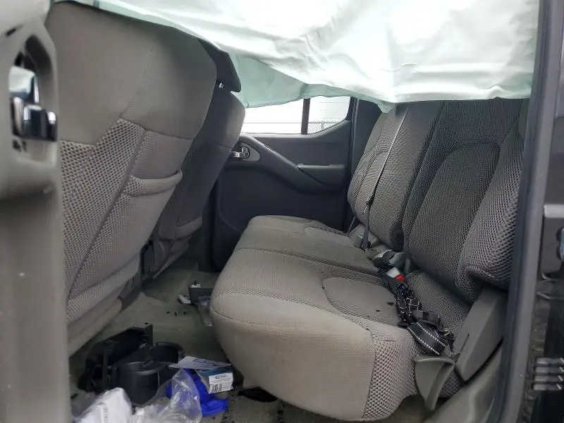 2016 NISSAN FRONTIER SV  