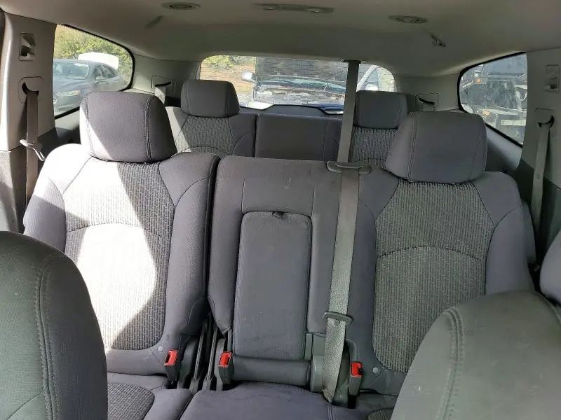 2010 CHEVROLET TRAVERSE LS  