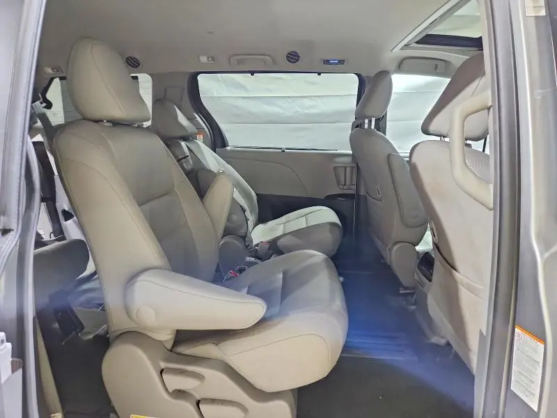 2017 TOYOTA SIENNA XLE 8-PASSENGER  