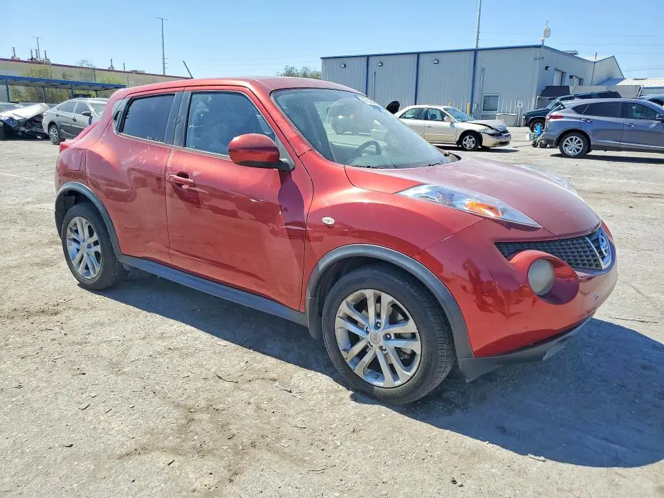 2014 NISSAN JUKE SV  