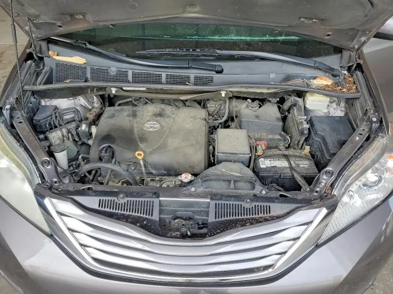 2017 TOYOTA SIENNA XLE 8-PASSENGER  