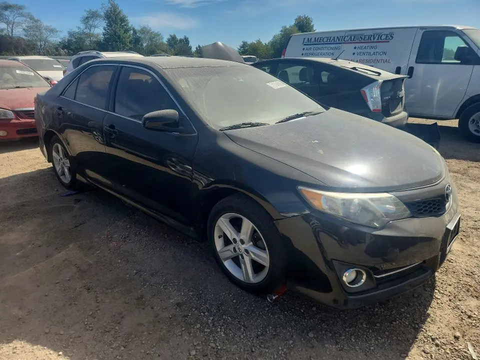 2012 TOYOTA CAMRY SE  