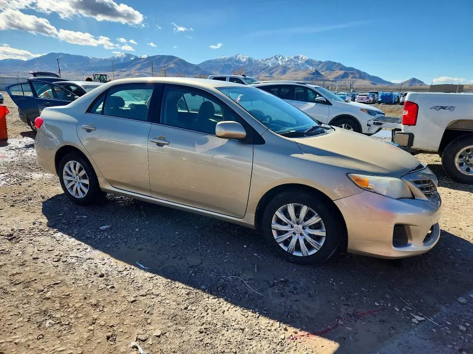2013 TOYOTA COROLLA LE  