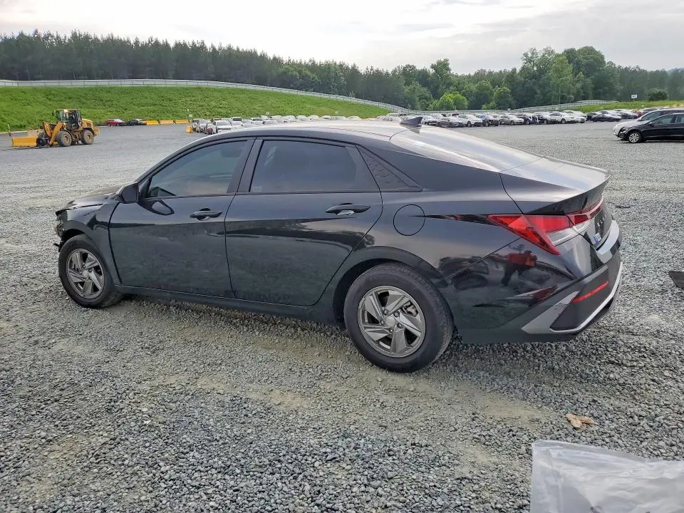 2024 HYUNDAI ELANTRA SE  