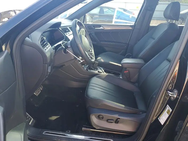 2023 VOLKSWAGEN TIGUAN SE R-LINE BLACK  