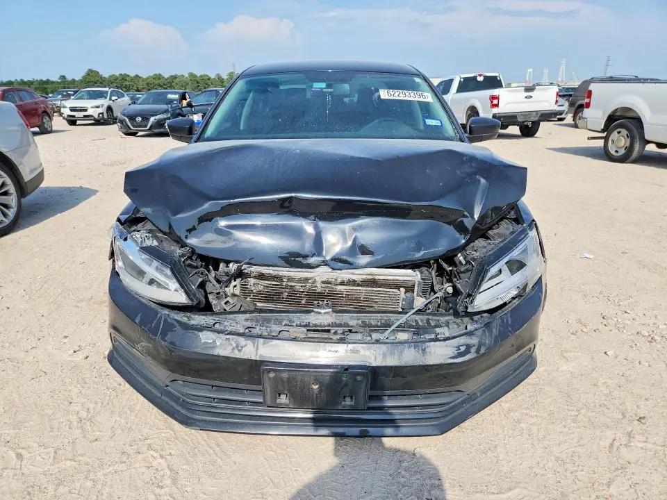 2016 VOLKSWAGEN JETTA SE  