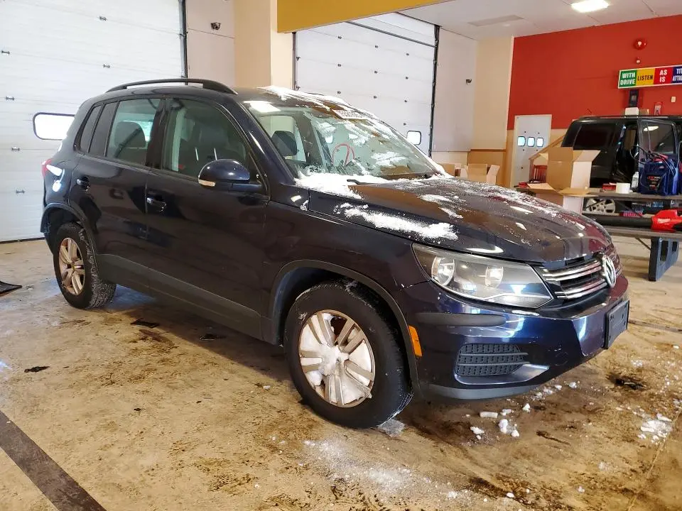 2016 VOLKSWAGEN TIGUAN S  