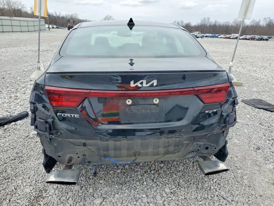 2023 KIA FORTE GT  