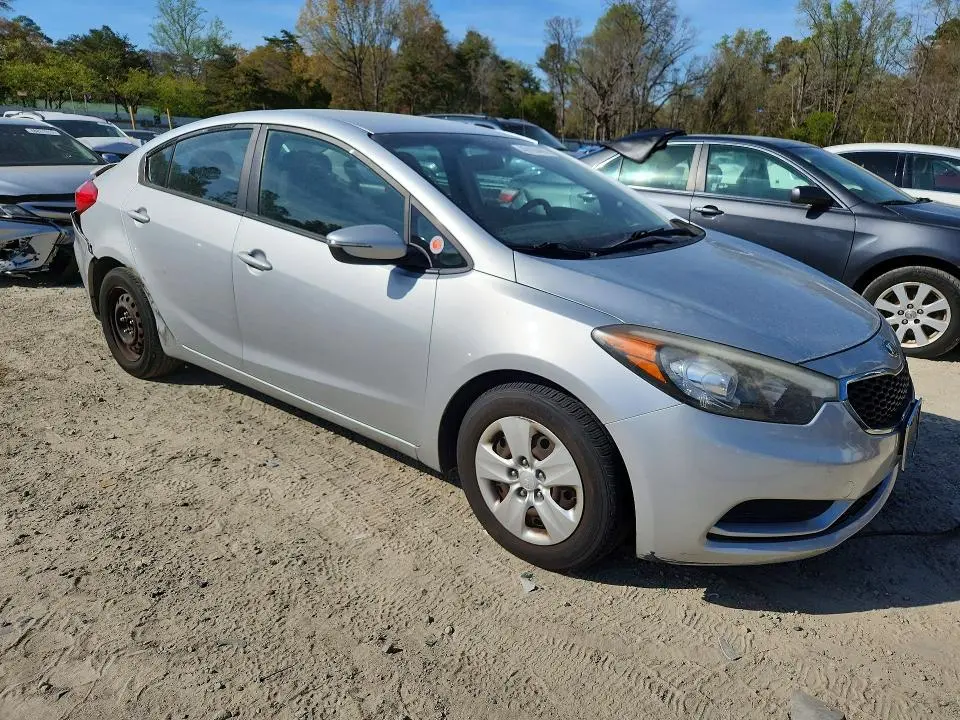 2016 KIA FORTE LX  