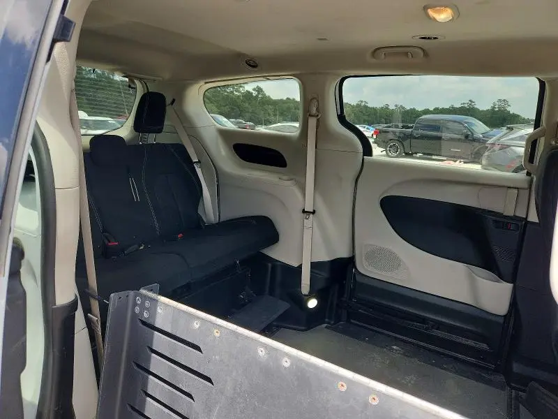 2021 CHRYSLER VOYAGER L  