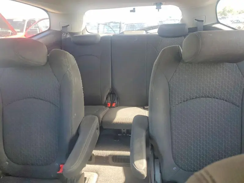 2011 CHEVROLET TRAVERSE LT  