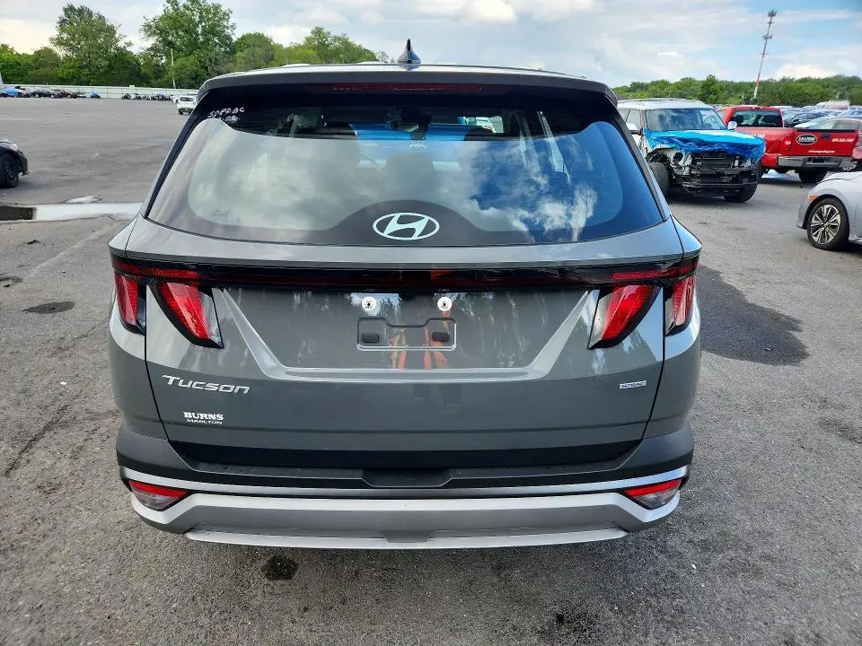 2026 HYUNDAI TUCSON SE  