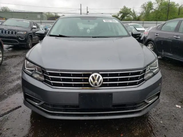 2017 VOLKSWAGEN PASSAT SE
