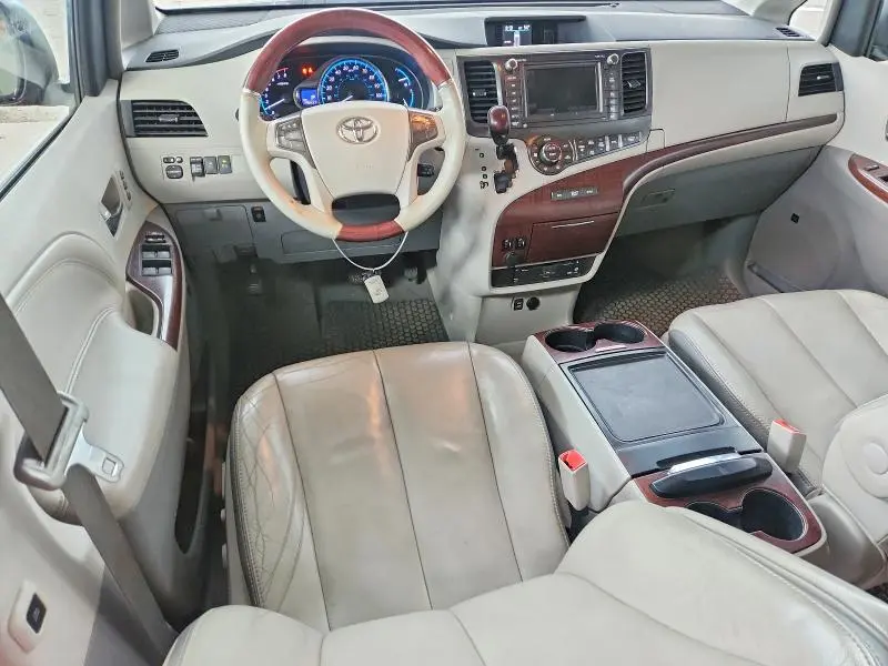 2012 TOYOTA SIENNA LIMITED 7-PASSENGER  