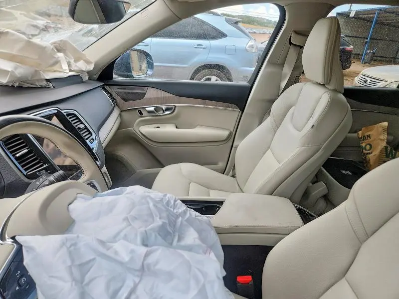 2024 VOLVO XC90 PLUS  