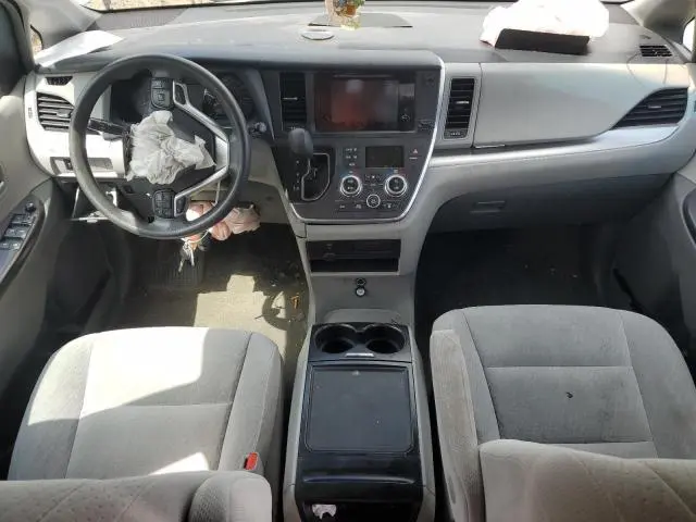 2017 TOYOTA SIENNA LE  