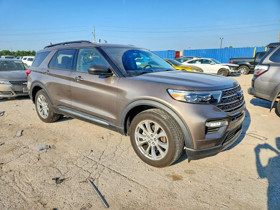 2021 FORD EXPLORER XLT  