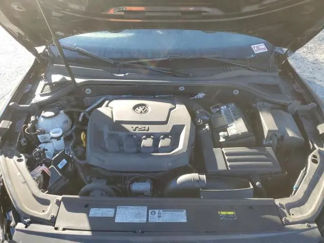 2018 VOLKSWAGEN PASSAT SE  