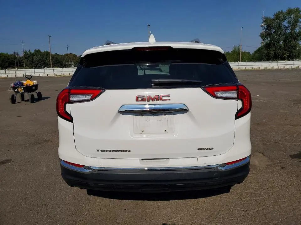 2022 GMC TERRAIN SLT  