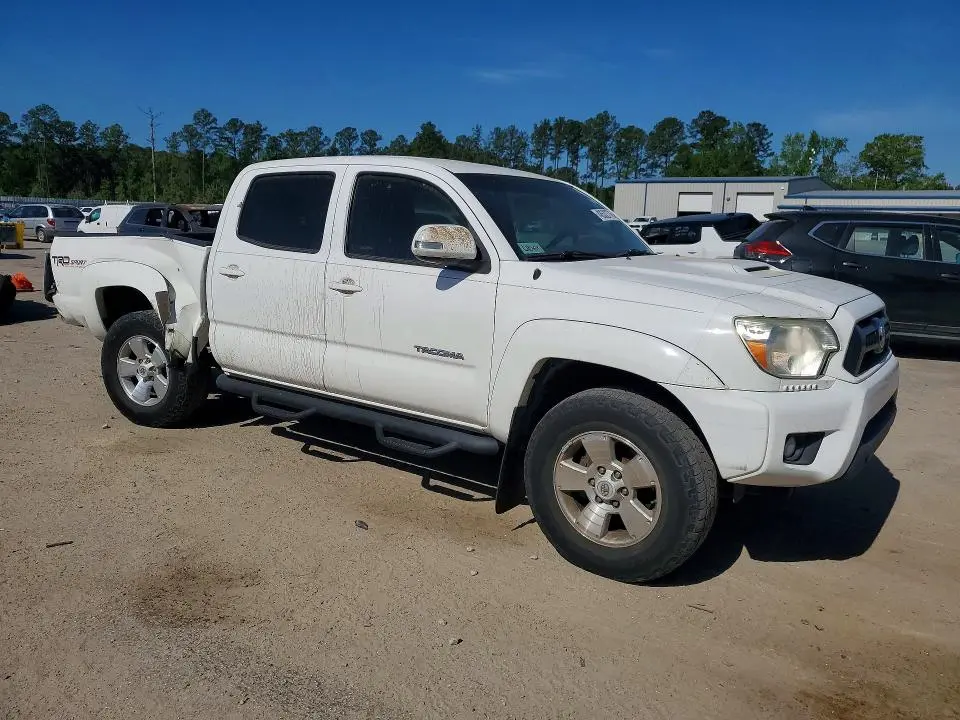 2015 TOYOTA TACOMA V6  