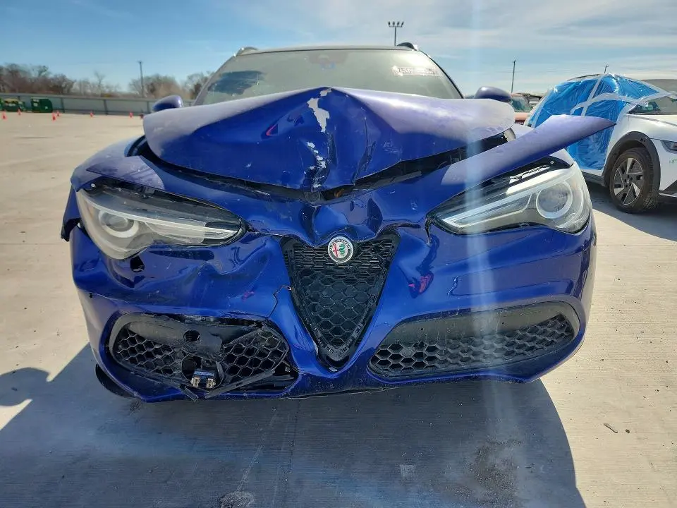 2022 ALFA ROMEO STELVIO TI  