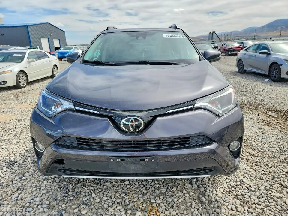 2018 TOYOTA RAV4 XLE  