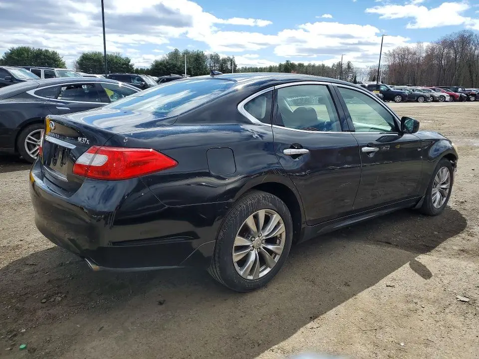 2011 INFINITI M37 X  