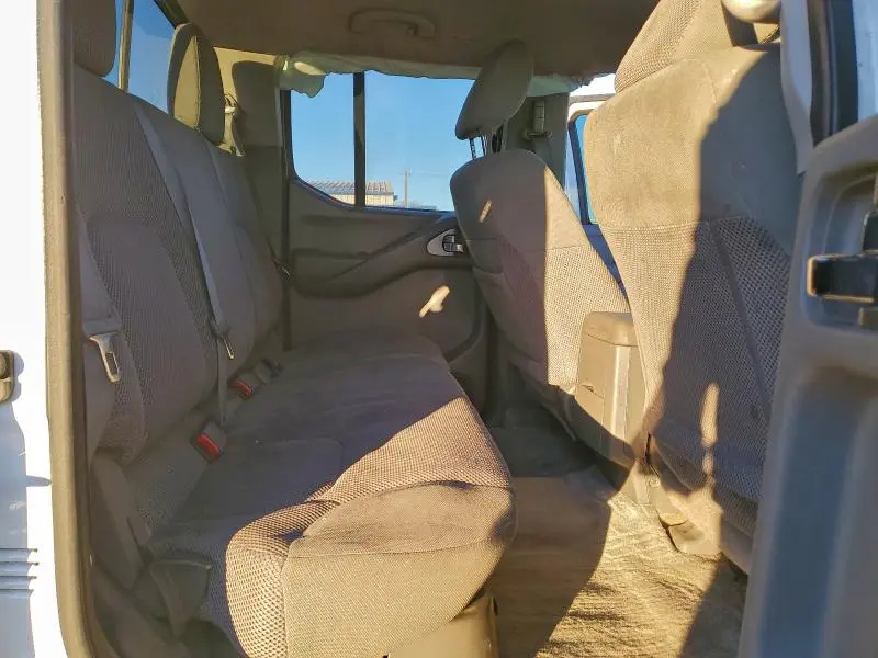 2016 NISSAN FRONTIER S  