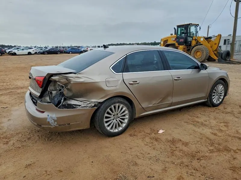 2016 VOLKSWAGEN PASSAT SE  