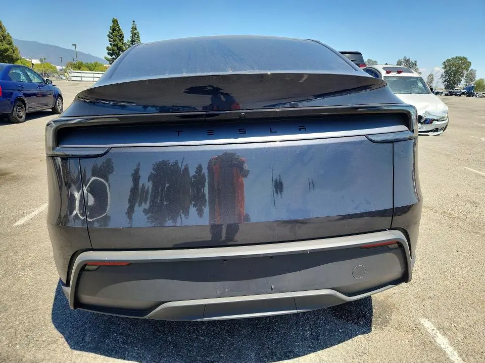 2026 TESLA MODEL Y   