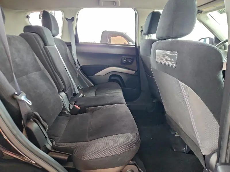 2011 MITSUBISHI OUTLANDER ES  