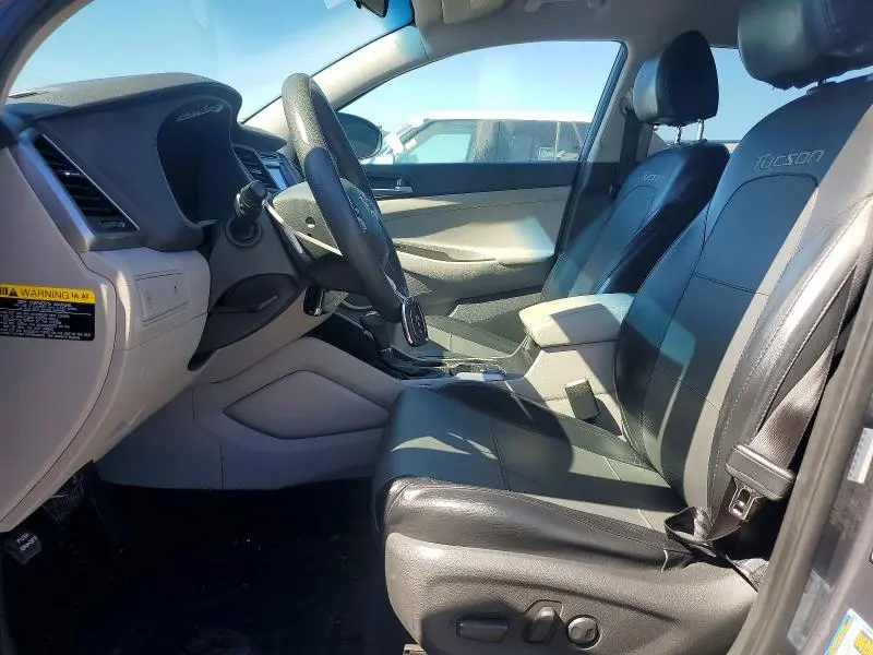 2016 HYUNDAI TUCSON SE  