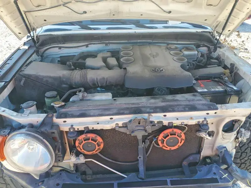 2011 TOYOTA FJ CRUISER BASE  