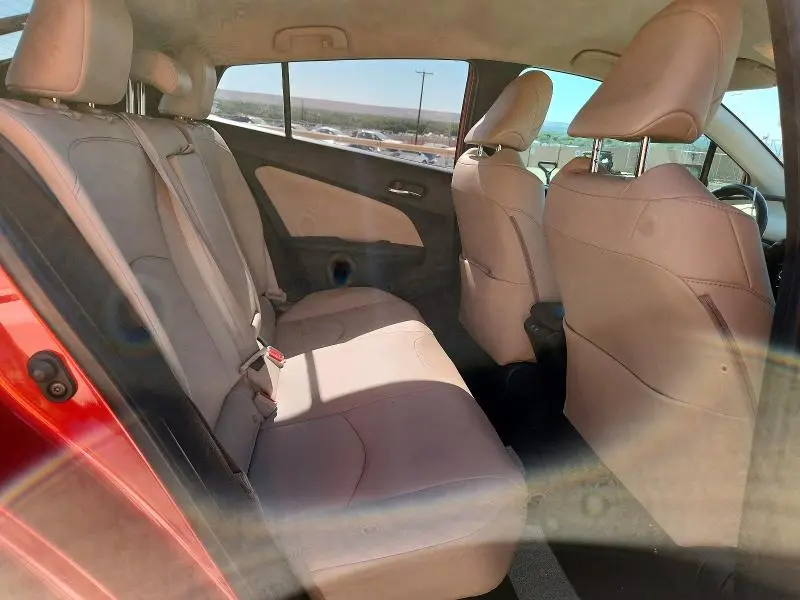 2021 TOYOTA PRIUS XLE  