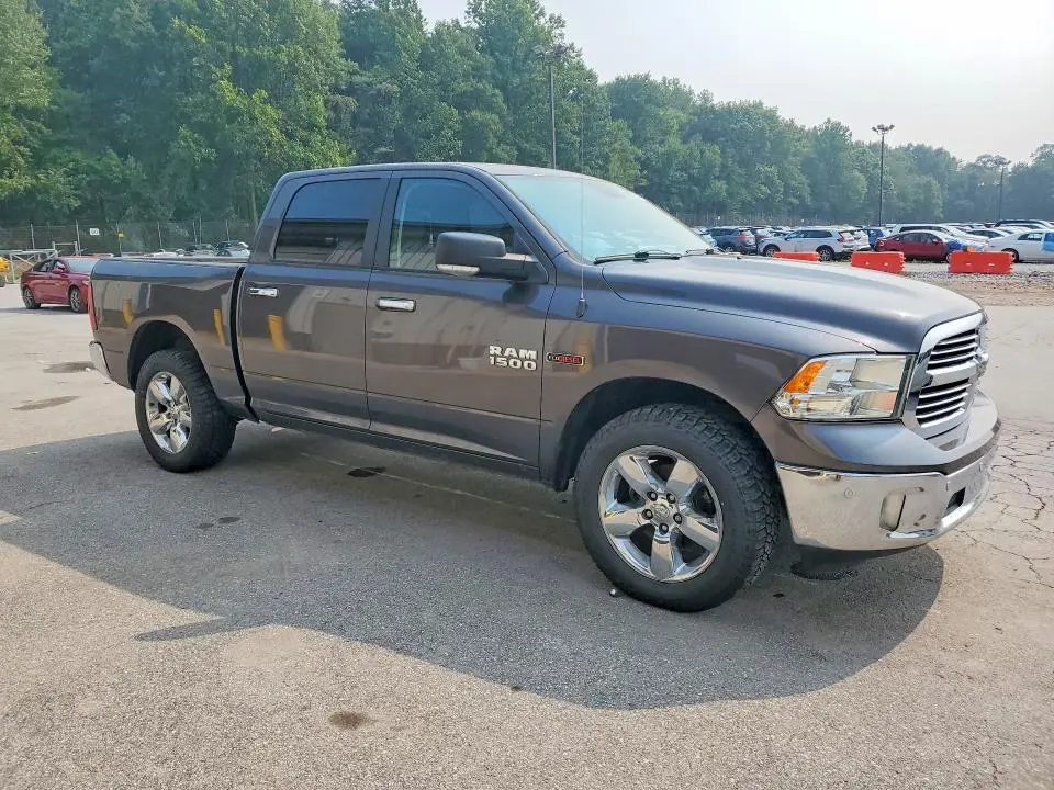 2017 RAM 1500 SLT  