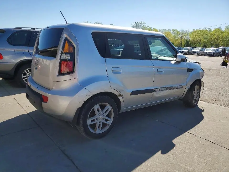 2010 KIA SOUL +  