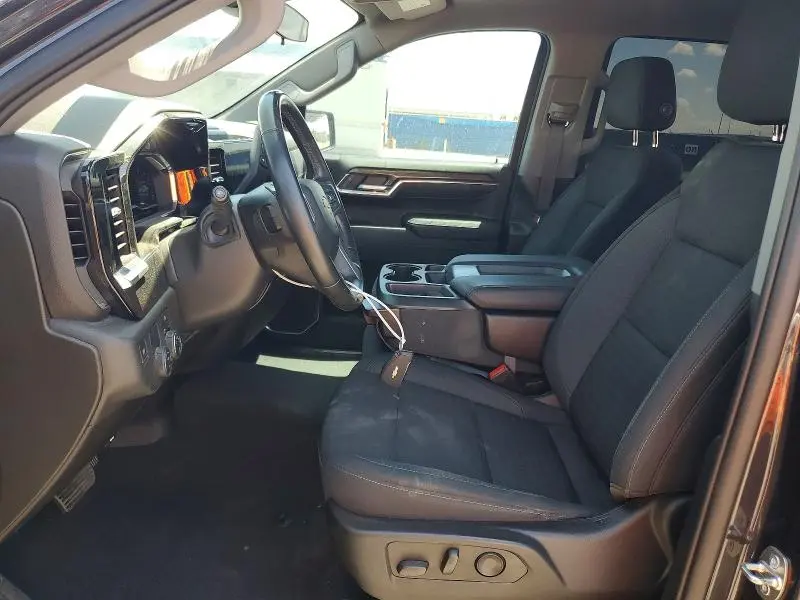 2023 CHEVROLET SILVERADO C1500 LT  