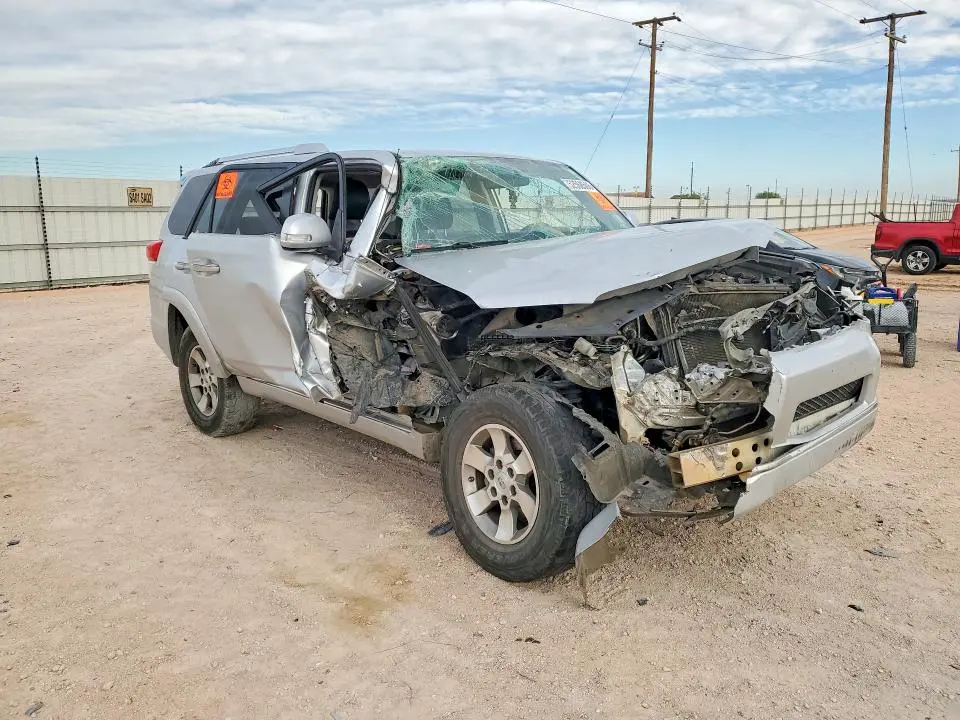 2010 TOYOTA 4RUNNER SR5  