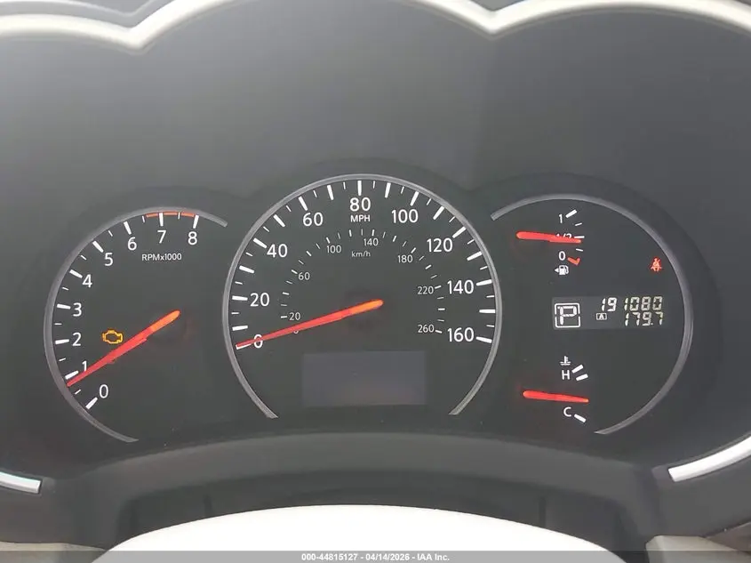 2014 NISSAN QUEST S