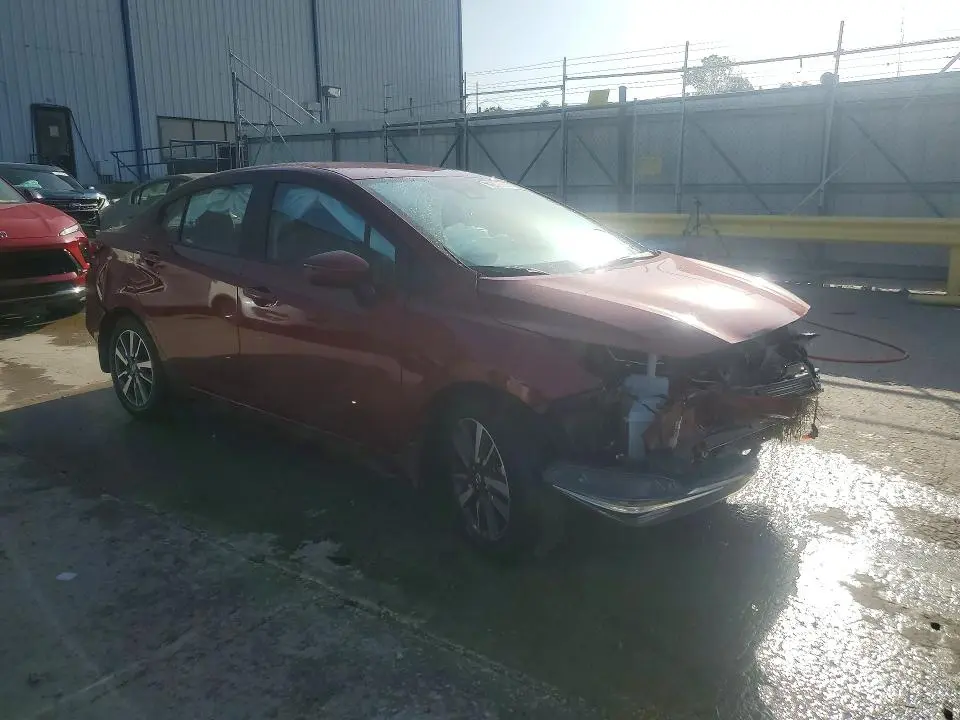 2020 NISSAN VERSA SV  