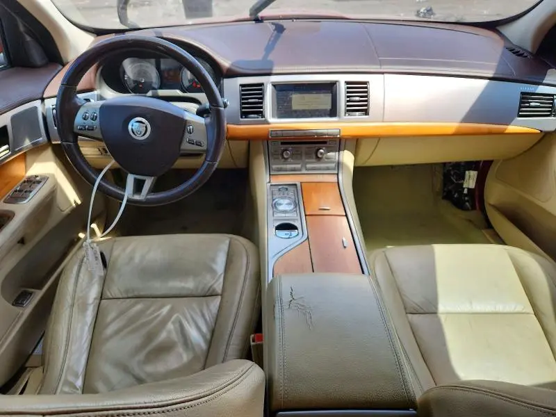 2010 JAGUAR XF LUXURY  