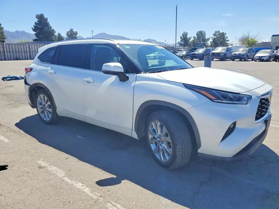 2022 TOYOTA HIGHLANDER   