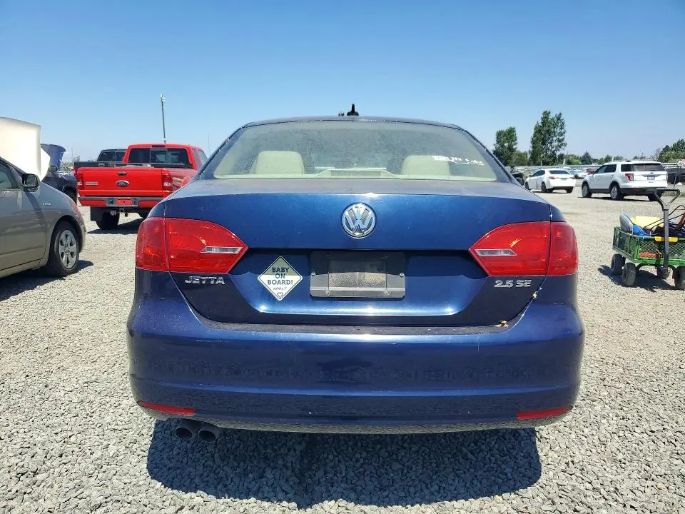 2013 VOLKSWAGEN JETTA SE  